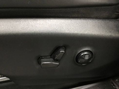 Used 2022 Chrysler Pacifica Limited w/ S Appearance Package FWD image 8