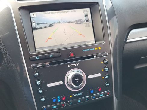 Used 2018 Ford Explorer Sport w/ Equipment Group 401A AWD/4WD image 18