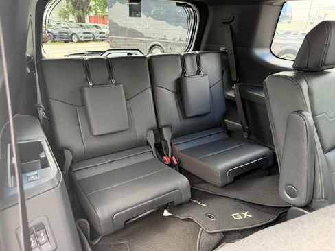 Used 2024 Lexus GX 550 w/ Cold Area Package image 37