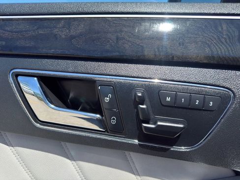 Used 2011 Mercedes-Benz E 350 4MATIC Sedan image 29