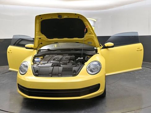Used 2014 Volkswagen Beetle 2.5 FWD image 29