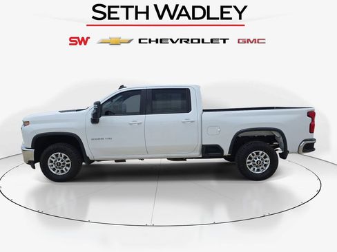 Used 2023 Chevrolet Silverado 2500 LT AWD/4WD image 4