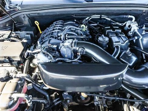 Used 2024 Dodge Durango GT RWD image 12