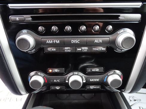 Used 2015 Nissan Pathfinder SV image 23