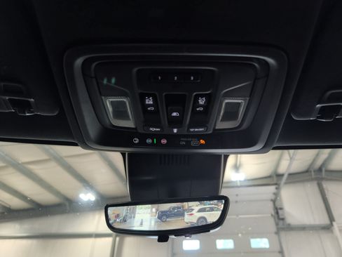 Used 2025 GMC Sierra 2500 AT4 w/ AT4 Premium Plus Package AWD/4WD image 13