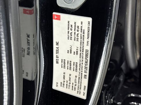 Used 2018 Tesla Model 3 Long Range RWD image 27