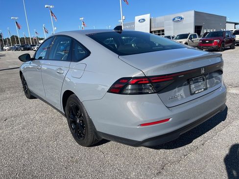 Used 2025 Honda Accord SE image 7