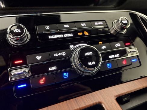 Used 2023 Lincoln Navigator Reserve image 34