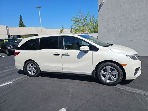 Used 2018 Honda Odyssey EX-L image 8