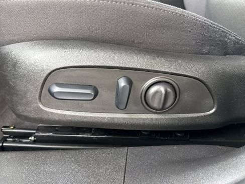 Used 2025 Chevrolet Malibu RS FWD image 19