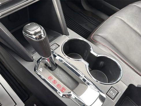 Used 2017 GMC Terrain SLT w/ Open Road Package image 33