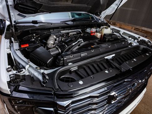 Used 2024 GMC Sierra 3500 Denali Ultimate AWD/4WD image 40