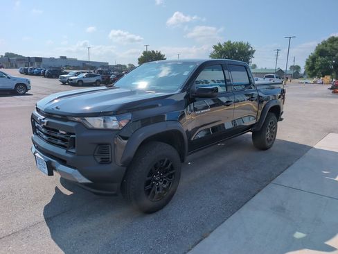 Used 2026 Chevrolet Colorado Trail Boss AWD/4WD image 4