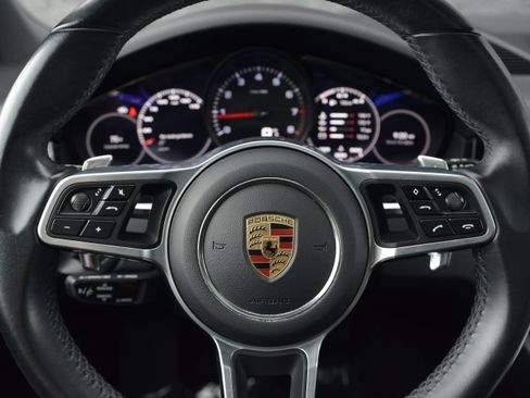 Certified 2023 Porsche Cayenne AWD/4WD image 17