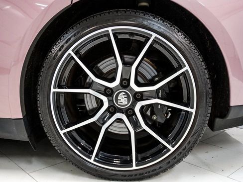 Used 2023 Porsche Taycan 4S w/ Premium Package image 11