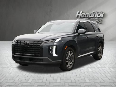 Used 2023 Hyundai Palisade SEL w/ Premium Package FWD image 5