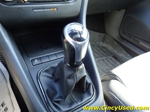 Used 2013 Volkswagen Golf 4-Door AWD/4WD image 17