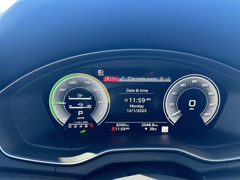 Used 2025 Audi Q5 e Premium Plus w/ Premium Plus Package image 5