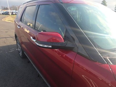 Used 2019 Ford Explorer Limited w/ Ford Safe & Smart Package FWD image 5