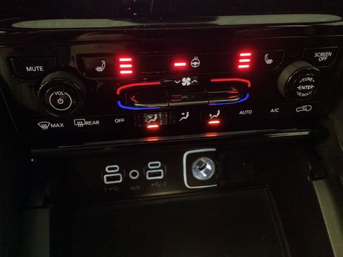 Used 2024 Jeep Grand Cherokee Altitude image 32