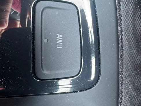 Certified 2023 Chevrolet Equinox RS AWD/4WD image 19