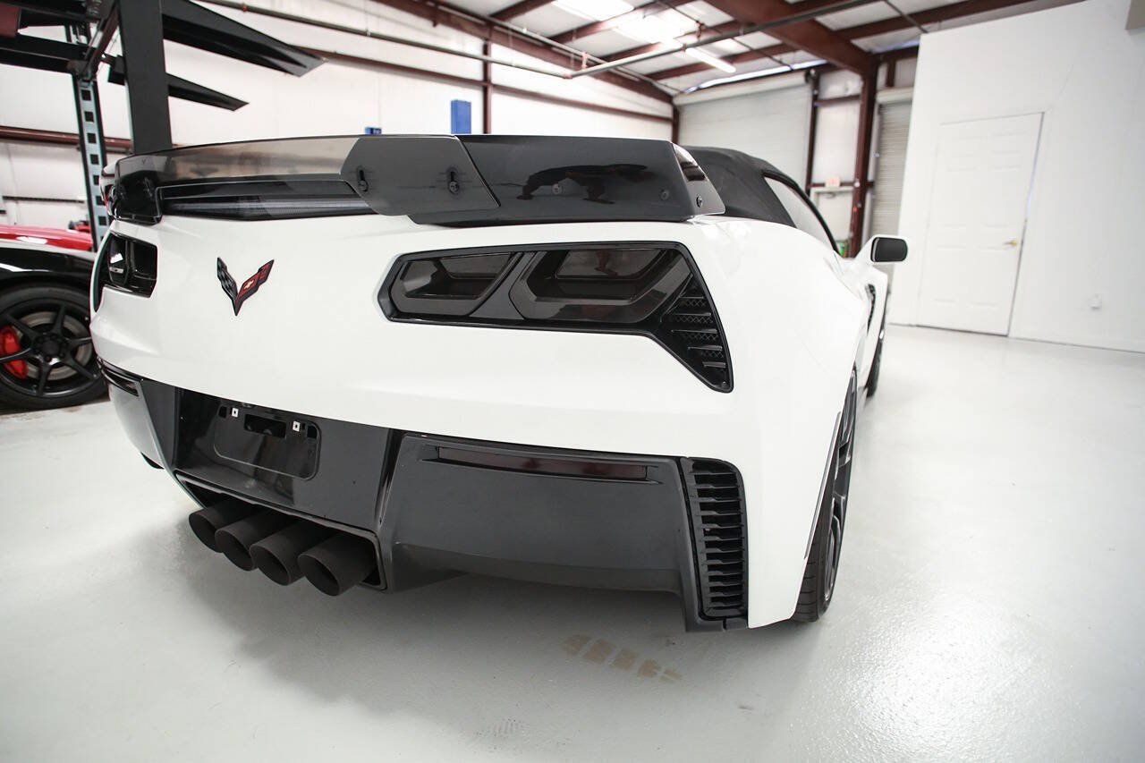 Used 2016 Chevrolet Corvette Z06 w/ 3LZ Preferred Equipment Group RWD image 7
