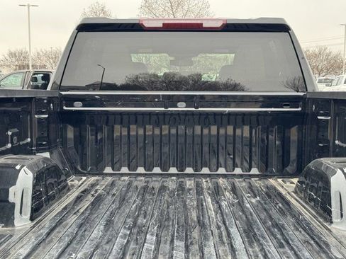 Used 2025 GMC Sierra 1500 SLT image 31