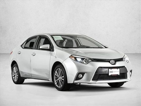 Used 2015 Toyota Corolla LE Premium FWD image 3