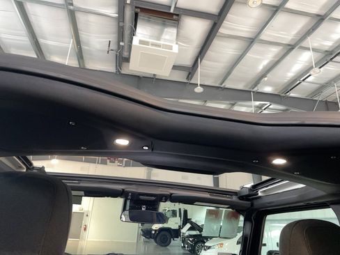 Used 2025 Jeep Wrangler Unlimited Sport AWD/4WD image 20