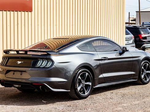 Used 2018 Ford Mustang Coupe image 3