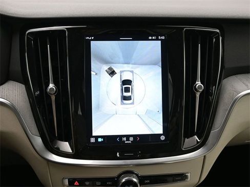 Used 2025 Volvo S60 B5 Plus image 20