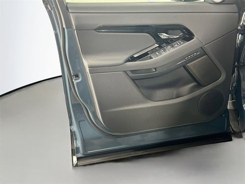 Certified 2025 Land Rover Range Rover Evoque Dynamic SE image 18