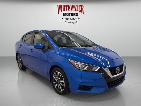 Used 2022 Nissan Versa SV w/ Trunk Package FWD image 5