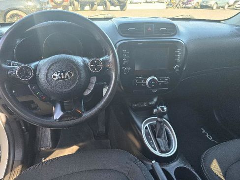 Used 2019 Kia Soul + FWD image 8