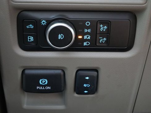 Certified 2024 Ford F150 Platinum w/ Equipment Group 703A Plus AWD/4WD image 26