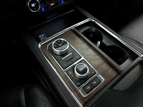 Used 2018 Ford Expedition Max Platinum AWD/4WD image 29