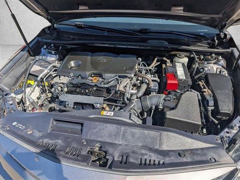 Used 2019 Toyota Camry LE FWD image 19