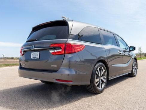 Used 2023 Honda Odyssey Touring image 7