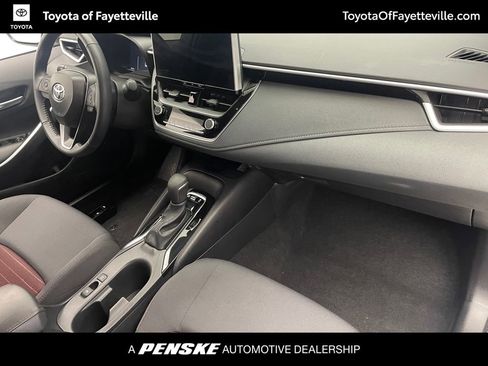 Used 2025 Toyota Corolla SE w/ SE Premium Package image 19