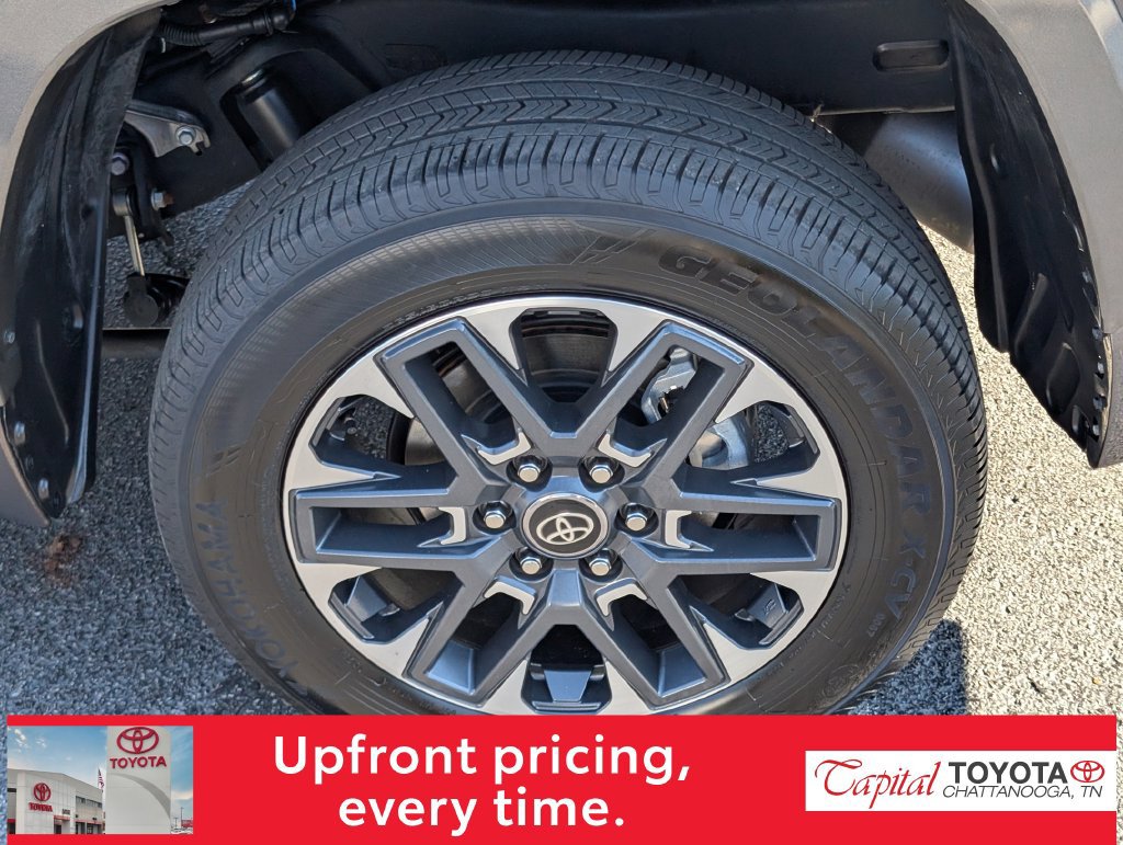 Used 2025 Toyota Tundra Limited AWD/4WD image 9
