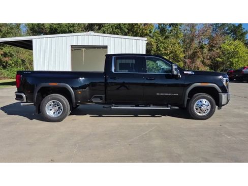 New 2026 GMC Sierra 3500 SLE w/ SLE Value Package image 9