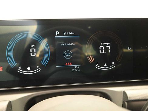 Certified 2025 Hyundai Santa Cruz SEL FWD image 18