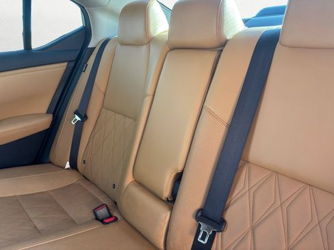 Used 2022 Nissan Sentra SV w/ SV Premium Package FWD image 11