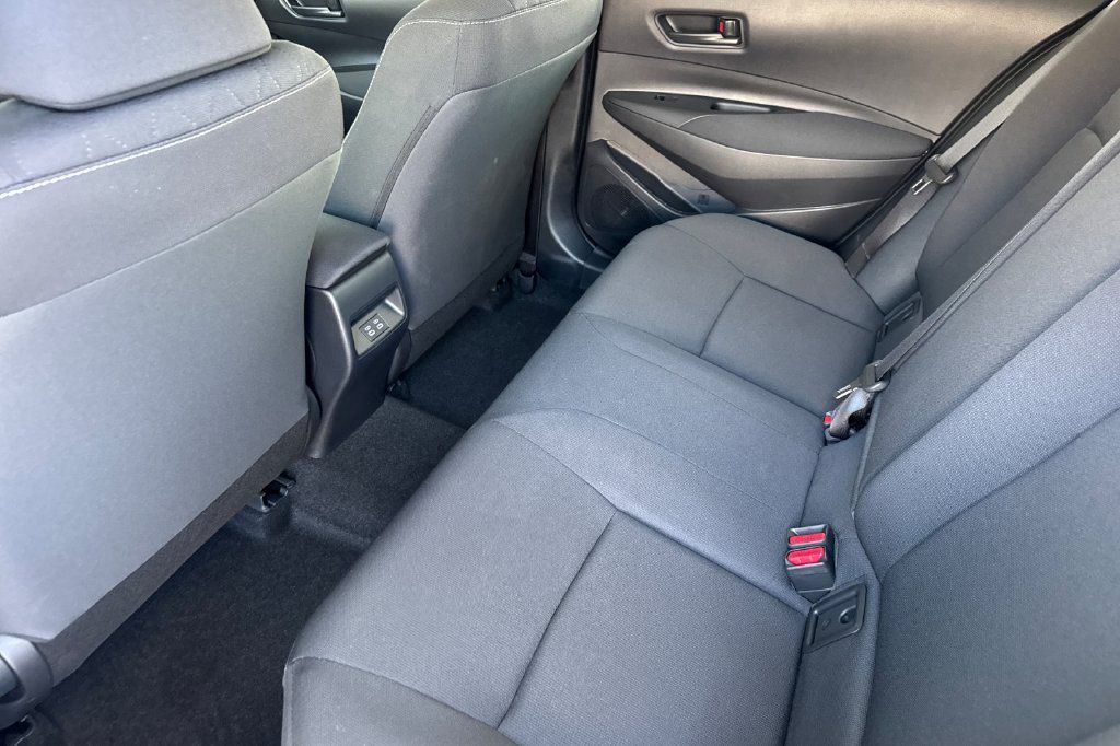 Used 2026 Toyota Corolla LE FWD image 5