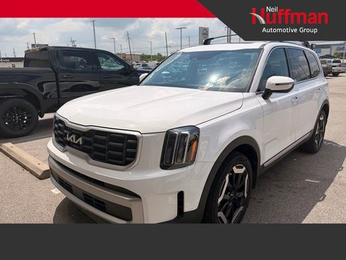 Used 2023 Kia Telluride S w/ S Sunroof Package AWD/4WD image 1
