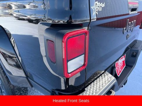 Used 2022 Jeep Gladiator Sport image 18