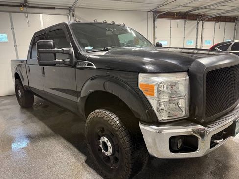 Used 2016 Ford F350 XLT w/ XLT Premium Package AWD/4WD image 3
