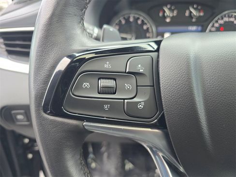 Used 2023 Buick Enclave Essence image 22