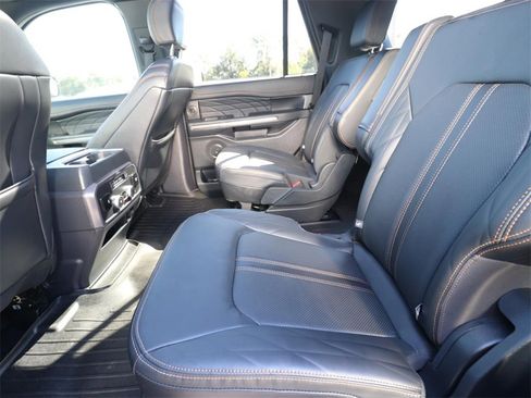 Used 2023 Ford Expedition Platinum image 12