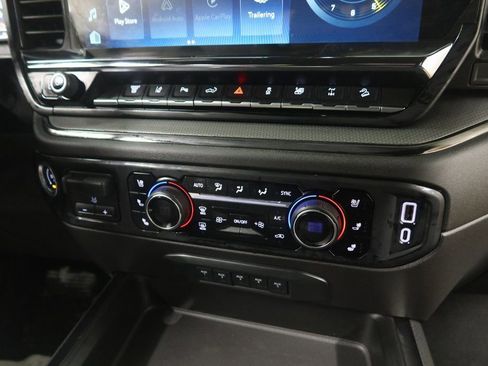 Used 2025 Chevrolet Silverado 2500 ZR2 w/ Technology Package AWD/4WD image 20